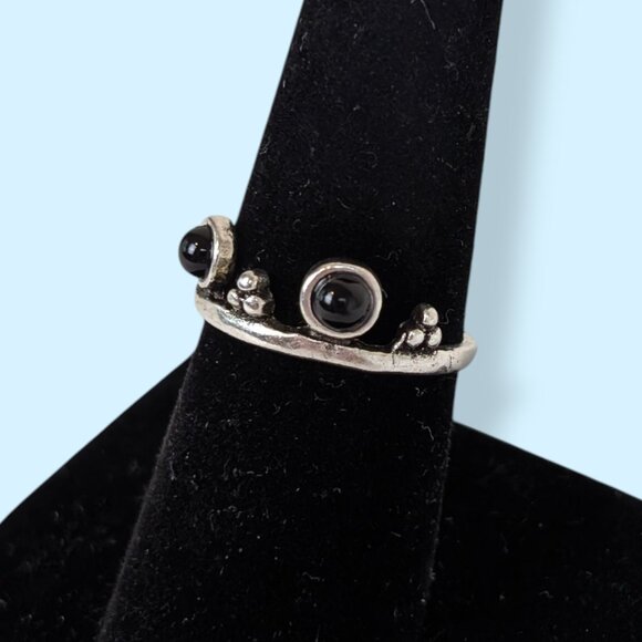 (3/$20) Black Cabochon & Dot Band Ring - Picture 3 of 6